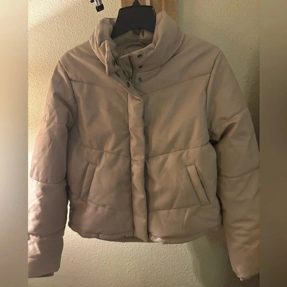NWT Splendid Faux Leather Puffer M - Picture 3 of 11